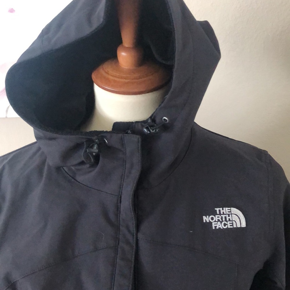 The north face black fleece lined fitted zipper pockets jacket - Picture 2 of 14
